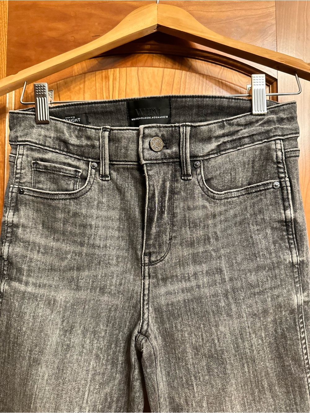 White House Black Market Women’s High Rise Straight Jeans Size 2